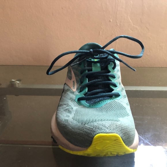 Brooks Women's Launch 6 - Picture 3 of 6